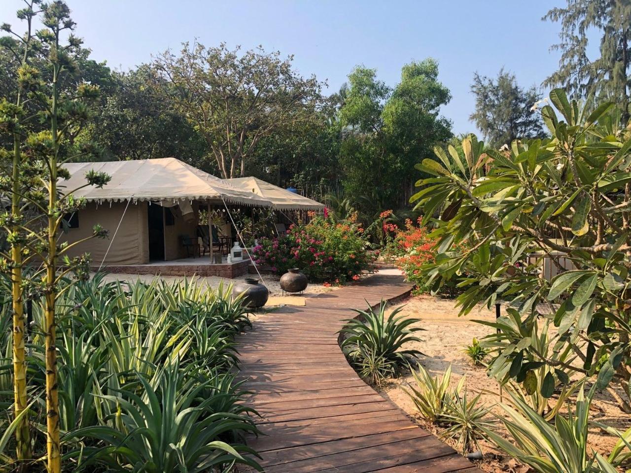 Saffronstays Stella Maris - Luxury Beach Front Villa Near Redi Beach Querim Exterior foto